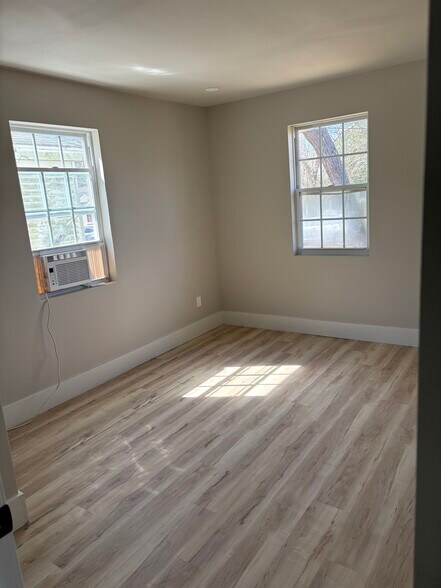 Building Photo - 1200 Southlawn Blvd