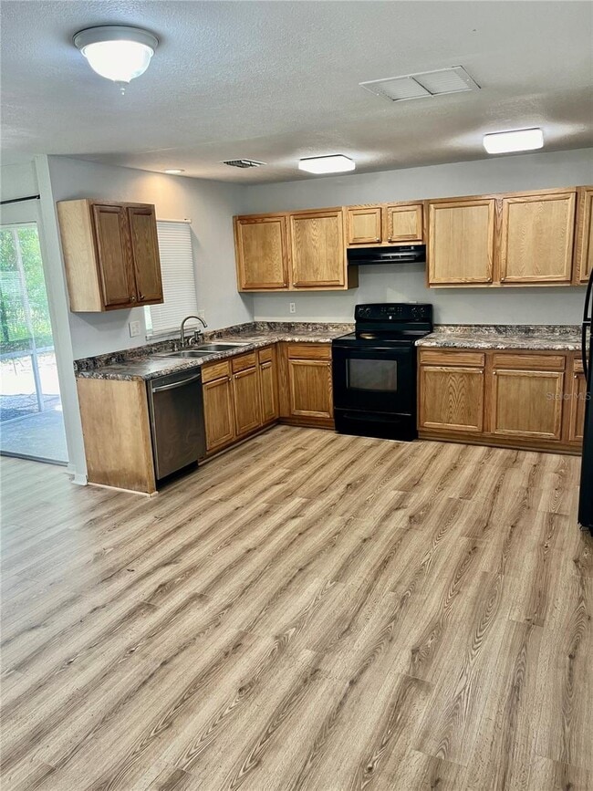 Building Photo - 1135 NE 24th Terrace