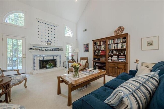 Building Photo - 322 Pebble Trail