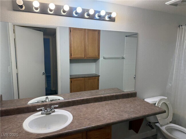 Building Photo - 7255 W Sunset Rd