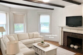 Building Photo - 157 Thorndike St