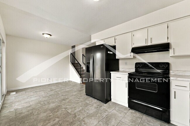 Building Photo - 12854 E Florida Dr