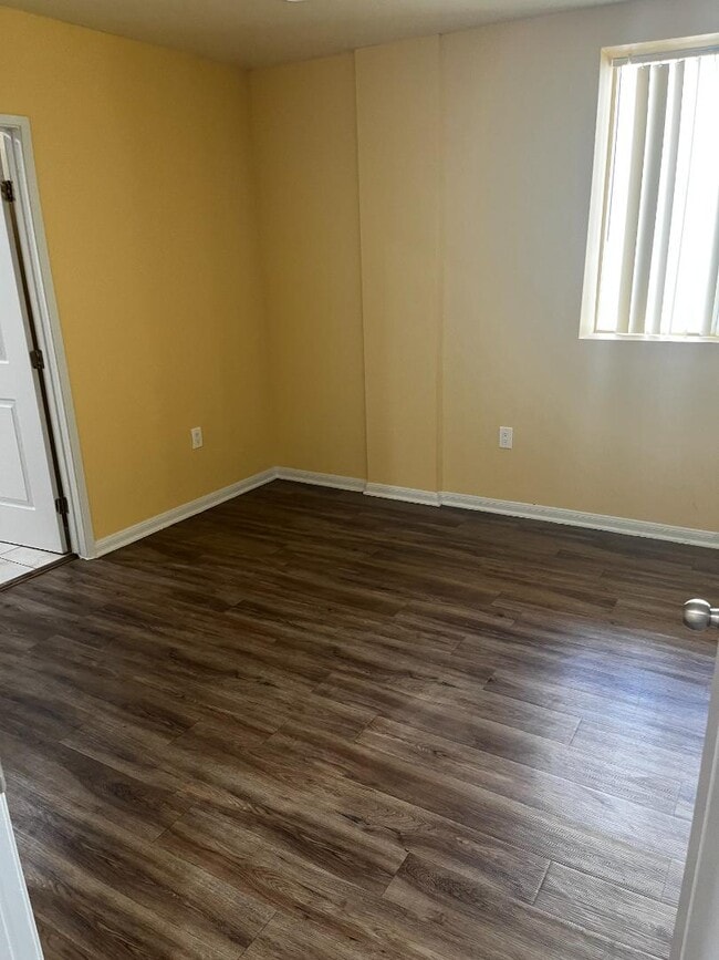 Building Photo - 14537 Archwood St