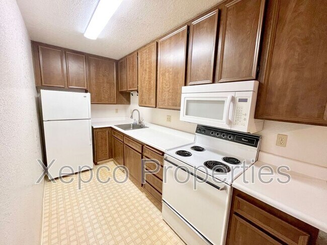 Building Photo - 751 N Los Felices Rd