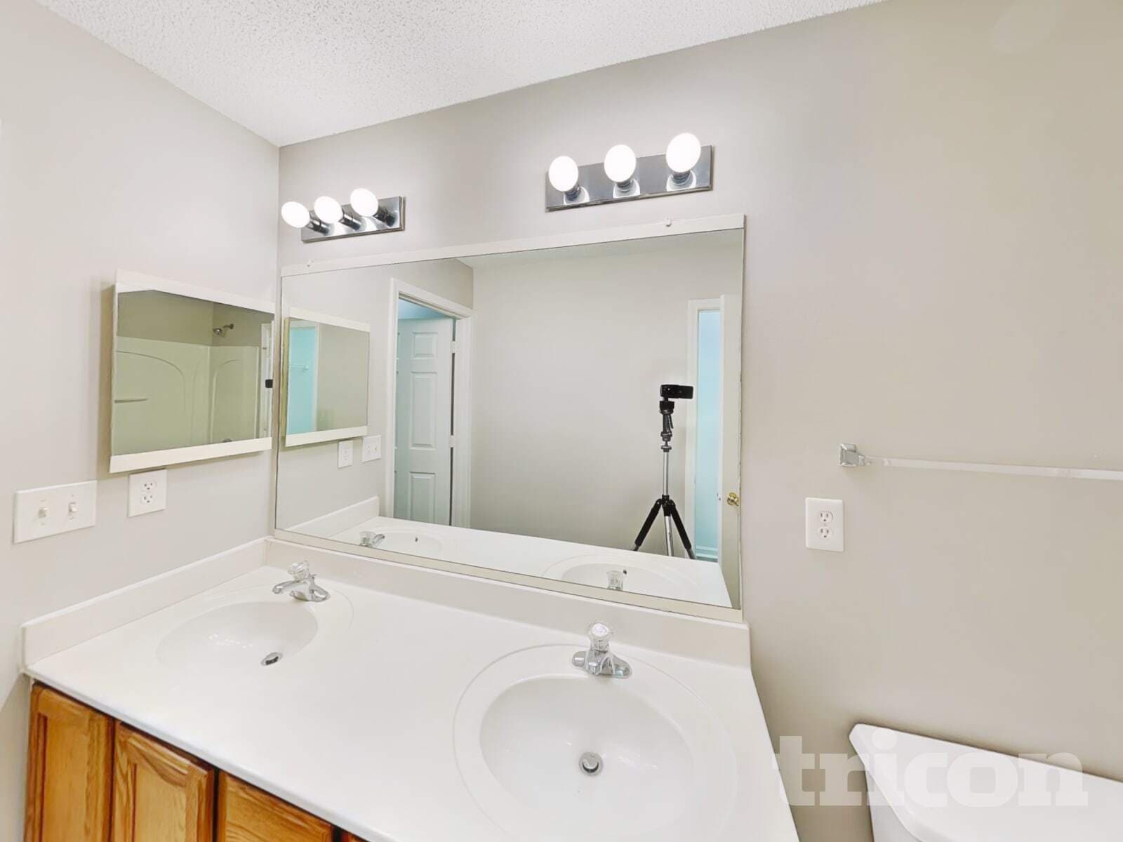 Building Photo - 12360 Hennigan Pl Ln