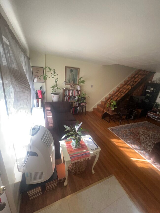 Living Room (Left) - 5412 Hermit Ter