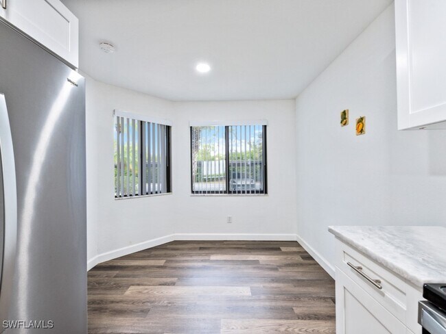 Building Photo - 4951 Pepper Cir