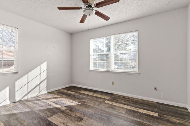 Building Photo - 1203 Hughes Ave