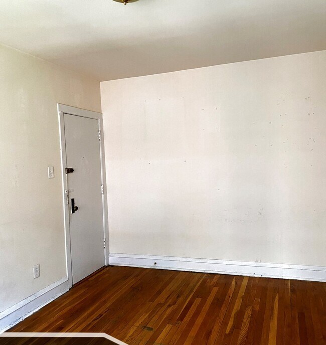 Building Photo - 3310 W Schubert Ave