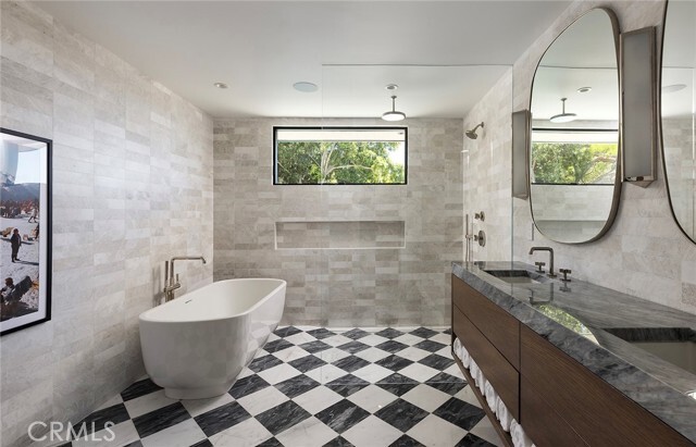 Building Photo - 9015 Alto Cedro Dr