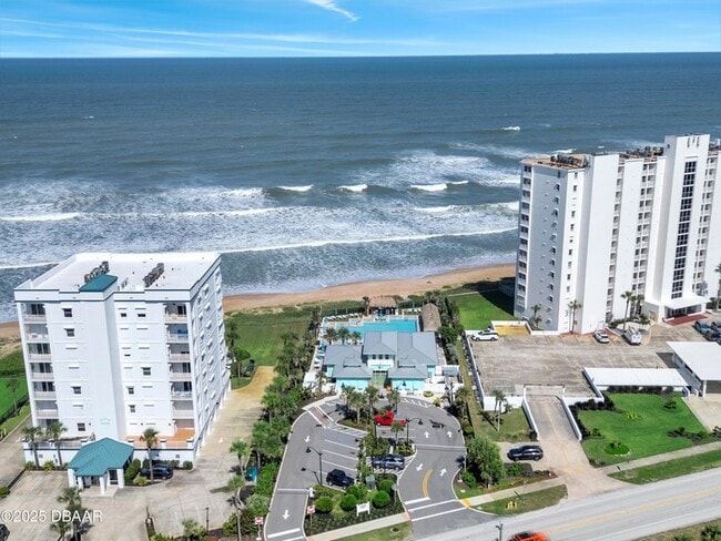 Building Photo - 215 Summertime Pl