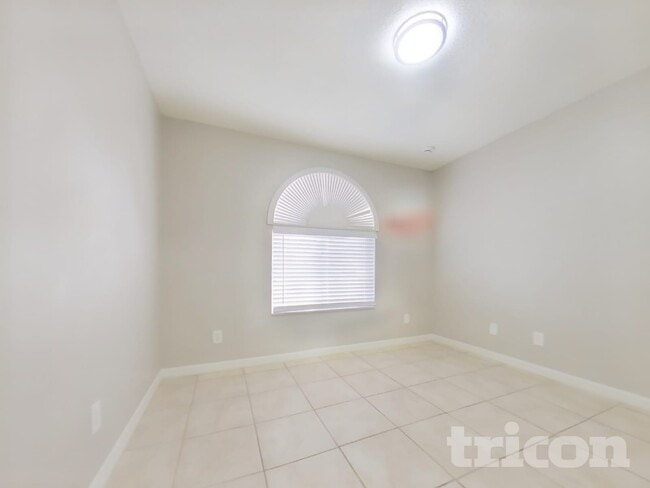 Building Photo - 8829 Lambert Ln