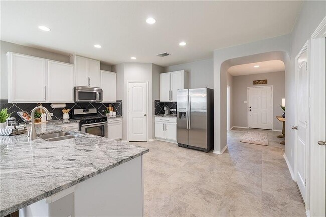 Building Photo - 6133 Mantalcino Dr