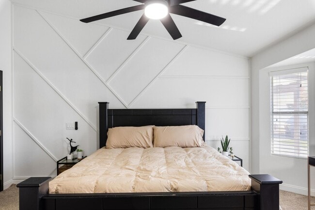 Building Photo - 4525 E Angela Dr