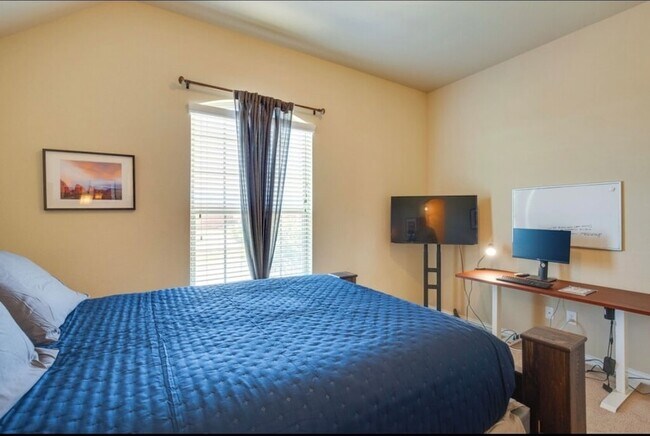 Building Photo - 14712 Crystal Beach Ln