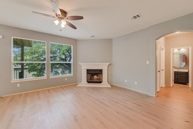 Building Photo - 26 White Magnolia Cir