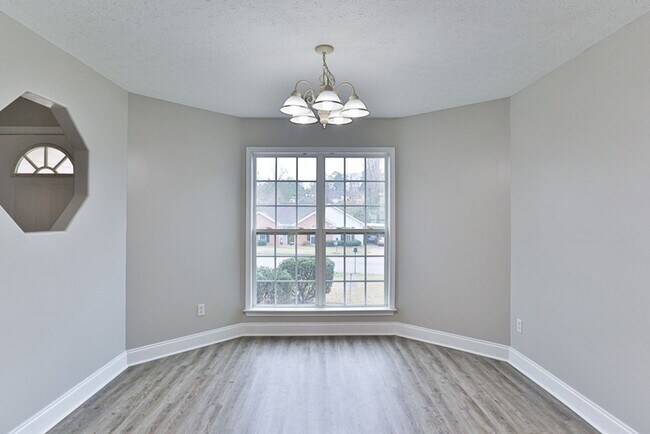 Building Photo - East Columbus