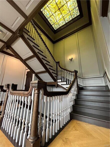 Building Photo - 214 Spring Garden St