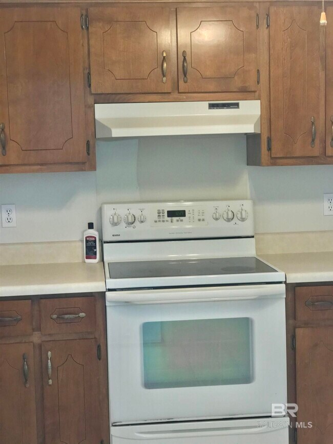 Building Photo - 20 Magnolia Cir