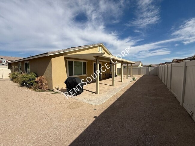 Building Photo - 45016 Marbella St