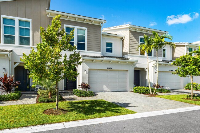 Building Photo - 16474 Helix Ct