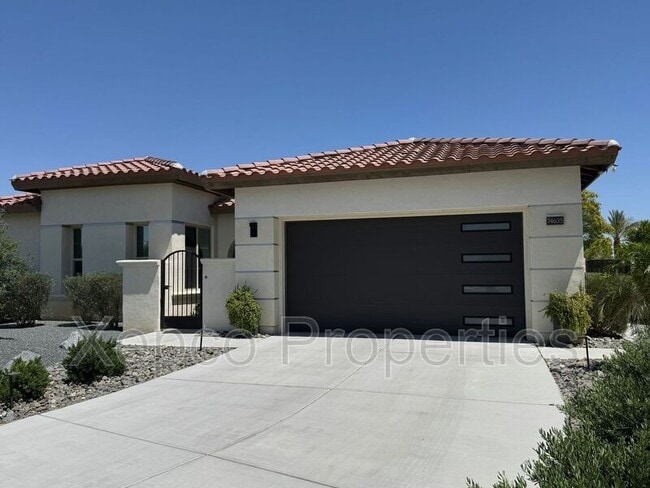 Building Photo - 74635 Tesla Dr