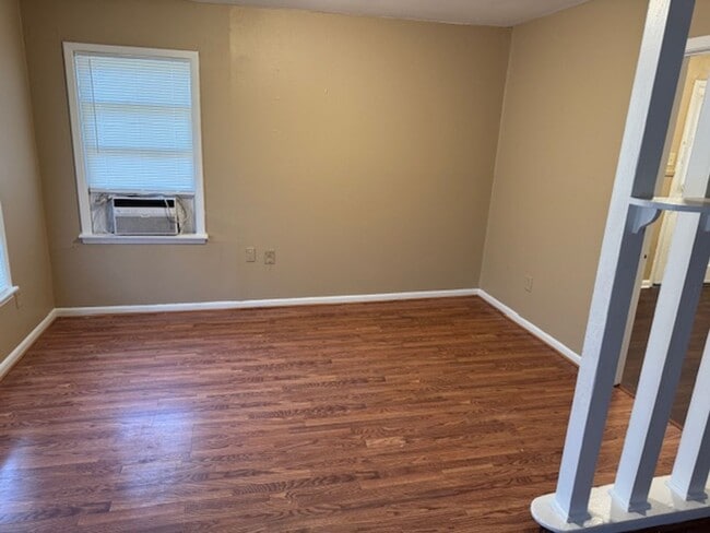 Building Photo - 1019 Peyton Ave