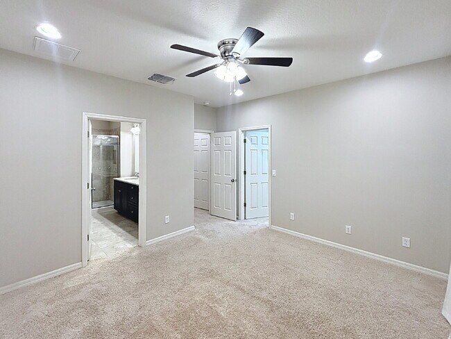 Building Photo - 1077 Amber Leaf Trl