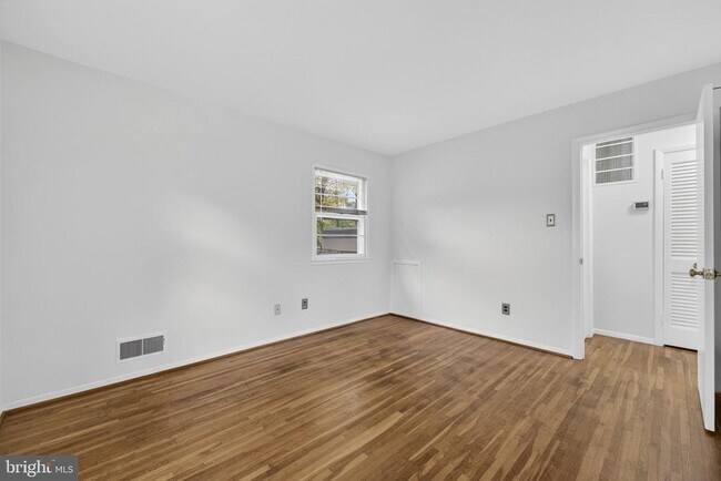 Building Photo - 13719 McGill Dr