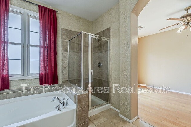 Building Photo - 885 S Osborn Ln