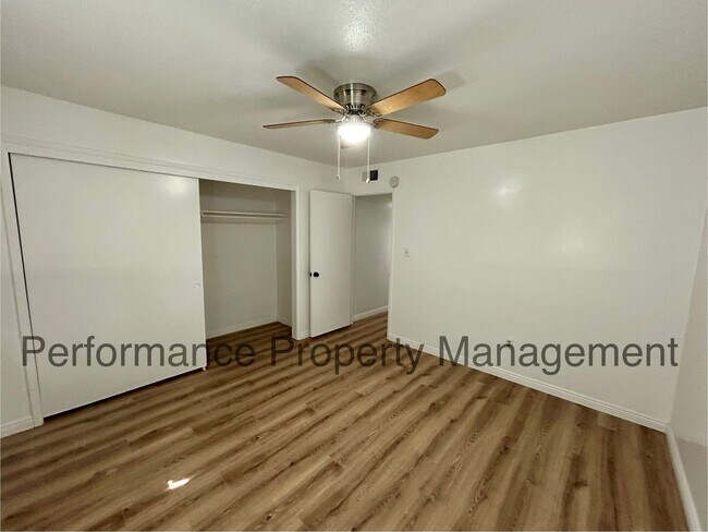 Building Photo - 1001 Nimrod Ct