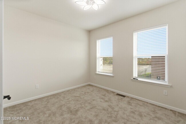 Building Photo - 4 Barton Ave