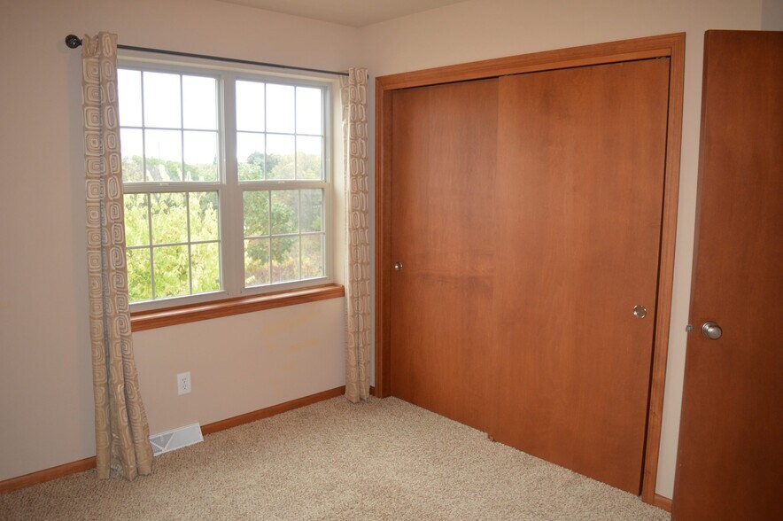Building Photo - 708 Sundance Dr