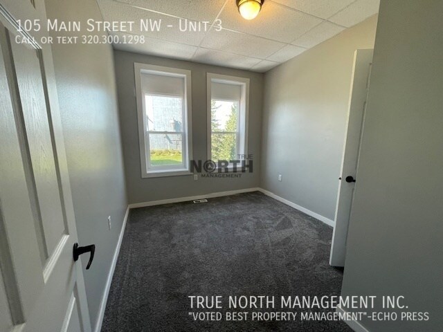 Building Photo - 105 Main St