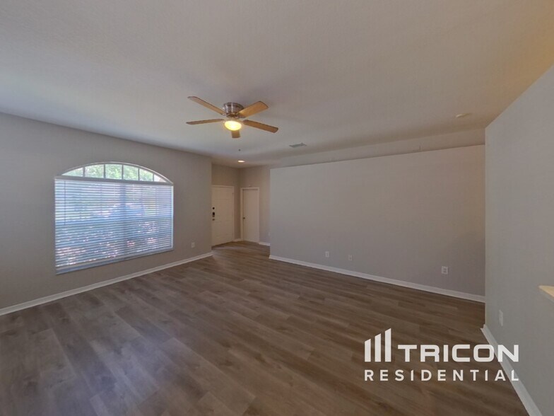 Building Photo - 6209 Crickethollow Dr