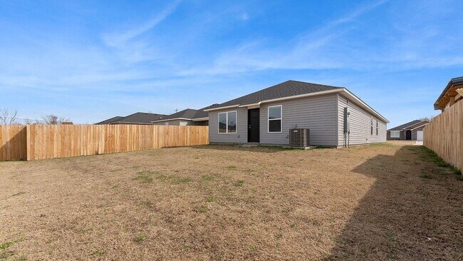 Building Photo - 2525 E Fox Mdw St