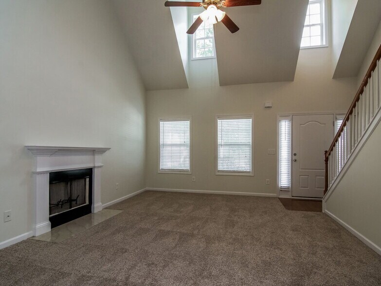 Building Photo - 6862 Grand Hickory Dr