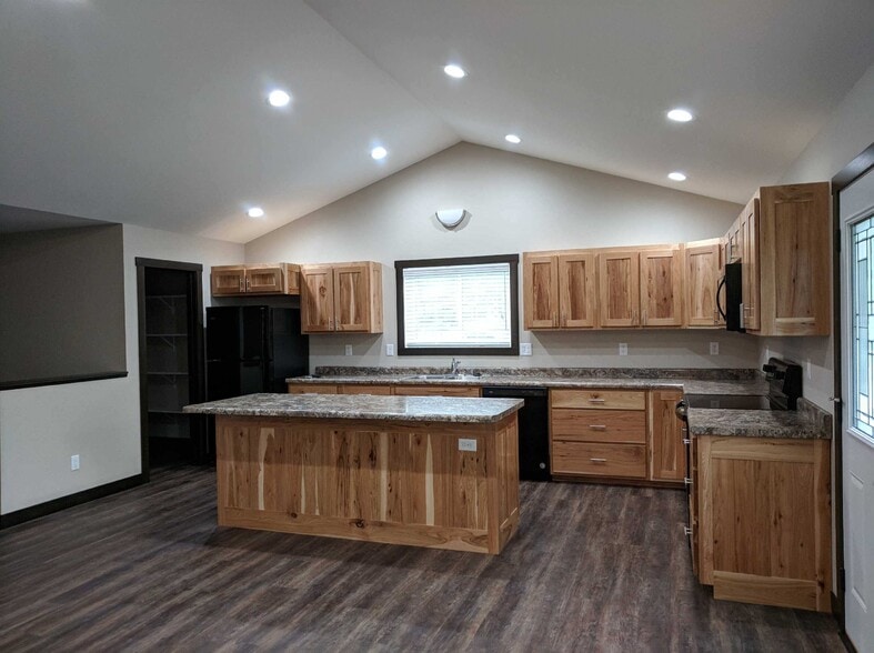 Building Photo - 11374 Emmons St