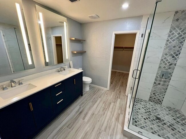 Building Photo - 2752 Peach Dr