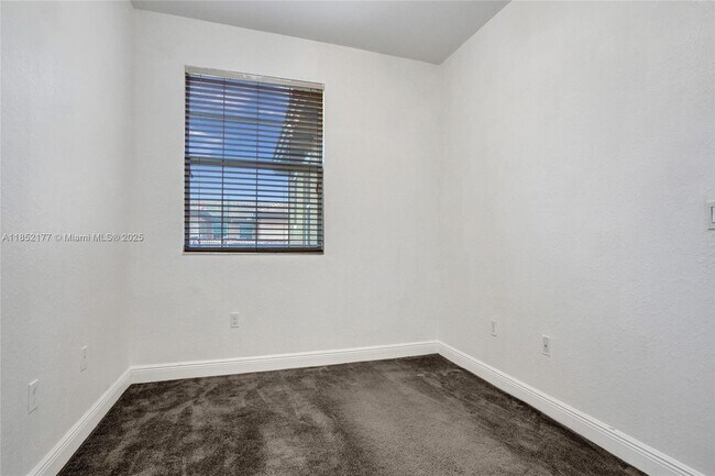 Building Photo - 1401 SW 147th Ter