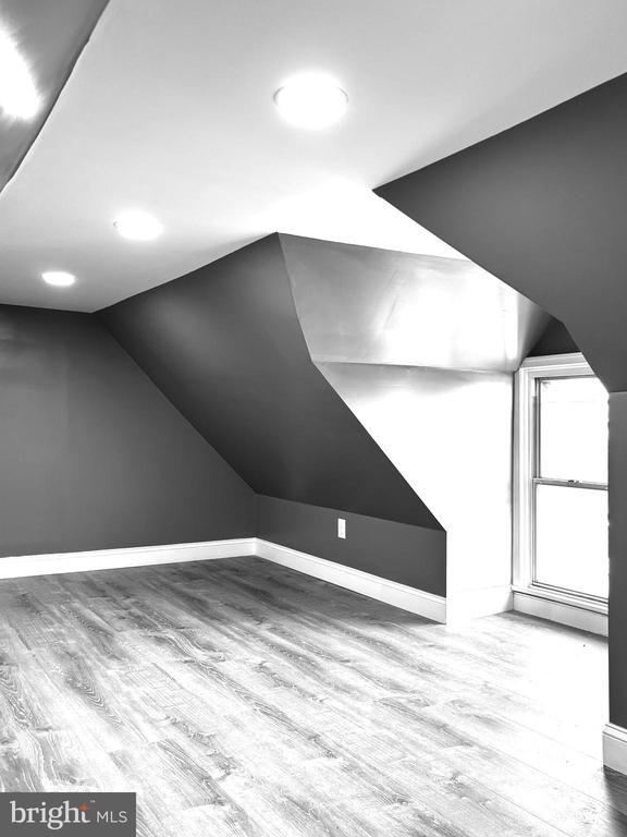 Building Photo - 11890 Bustleton Ave