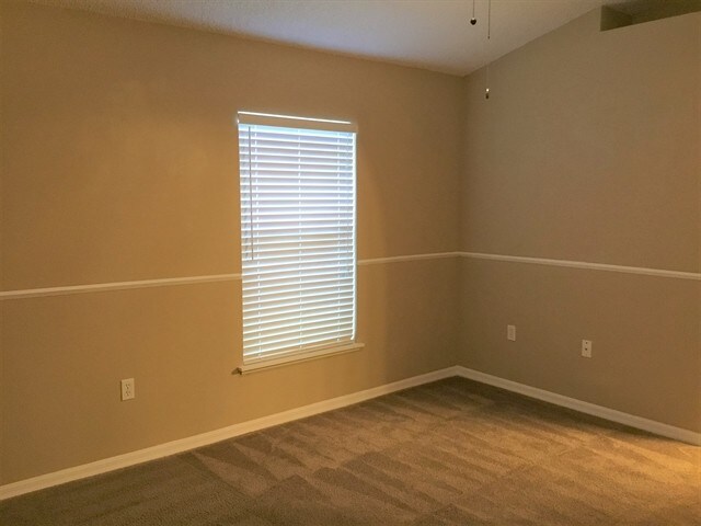 Building Photo - 1667 Vista Lake Cir