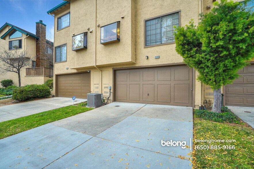 Building Photo - 43135 Mayfair Park Terrace