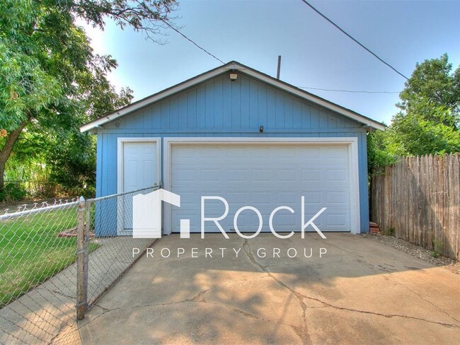 Building Photo - Remodeled 3 Bedroom Bungalow in OKC's Plaza District *Half Off 1st Month's Rent*
