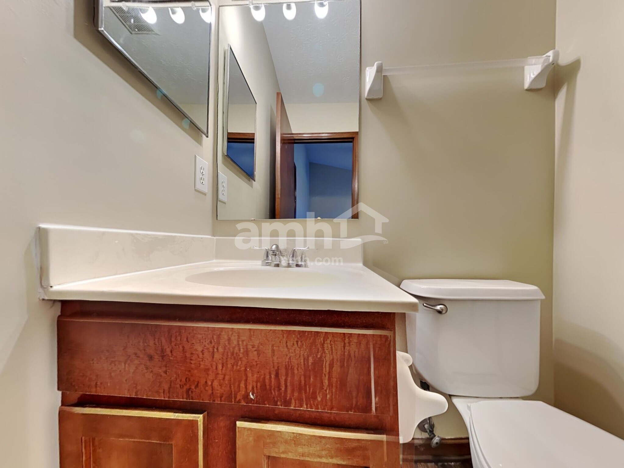 Building Photo - 5829 Sharets Dr
