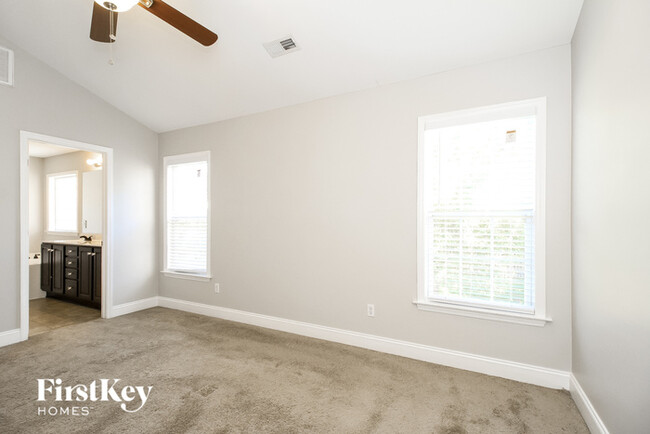 Building Photo - 6683 Knob Hill Ct