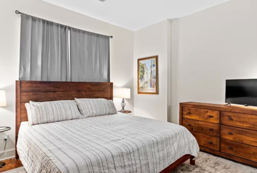 Building Photo - 29 S Front St