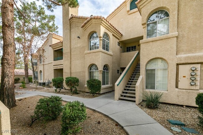 Building Photo - 2251 Wigwam Pkwy