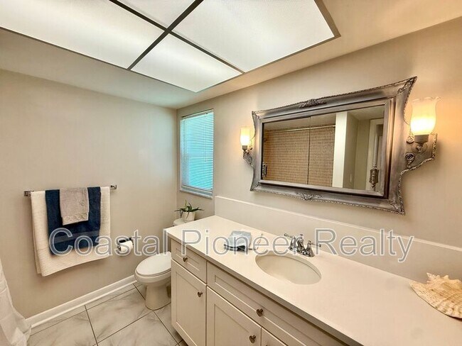 Building Photo - 14903 Imperial Point Dr N