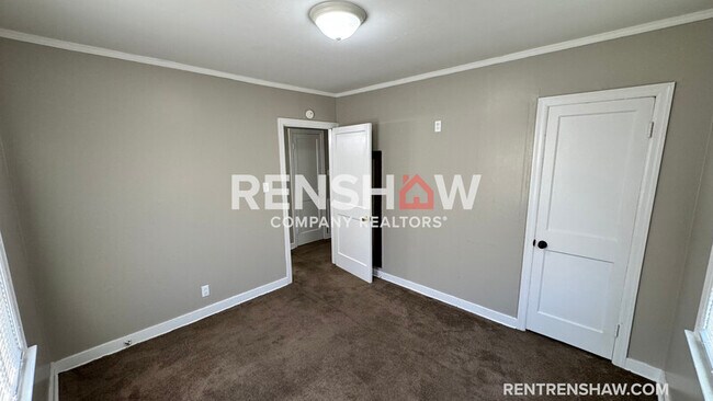 Building Photo - 992 Wrenwood St